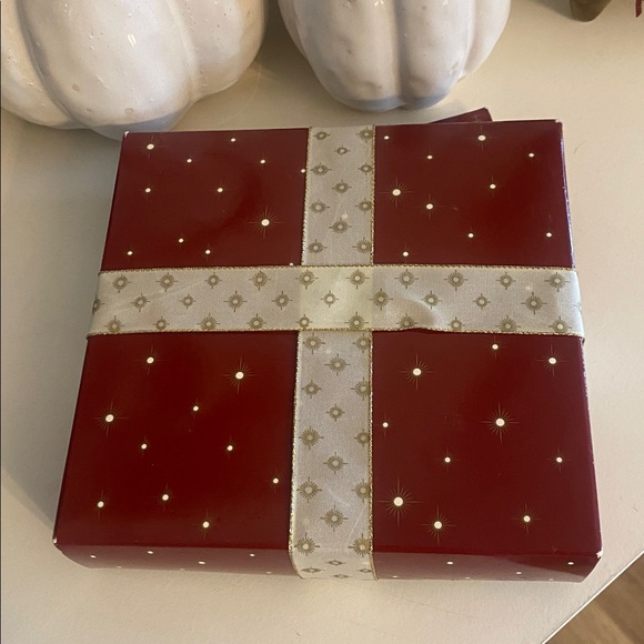 Crabtree & Evelyn Noel  Scented Soaps Set of 4 NIB - Picture 4 of 5